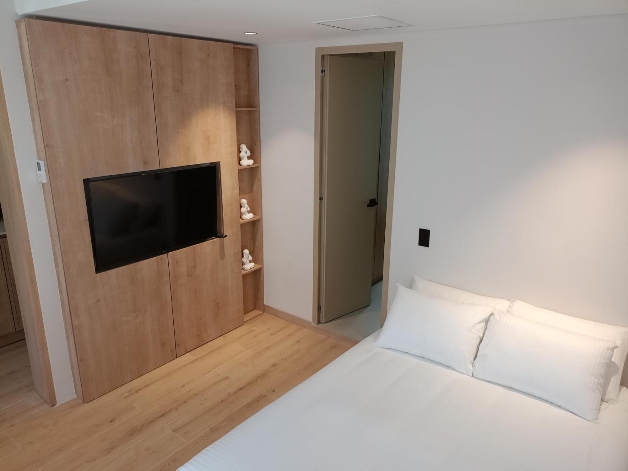 Casa Tokyo Manila By Xcay Home Medellin Ngoại thất bức ảnh