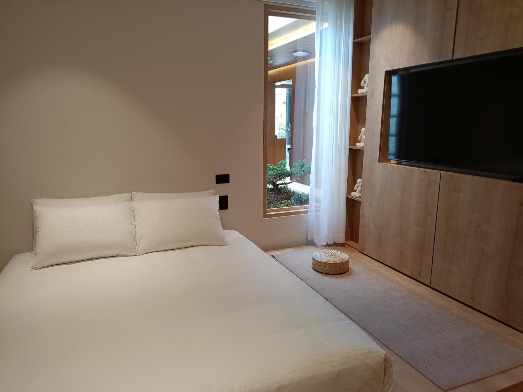 Casa Tokyo Manila By Xcay Home Medellin Ngoại thất bức ảnh